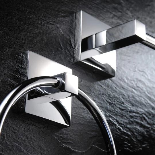 6818 Boulevard Accesorios de baño