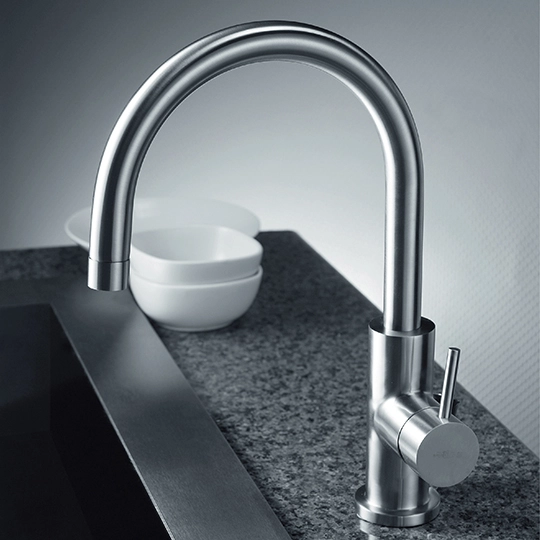 6770 Still One Faucet y duchas